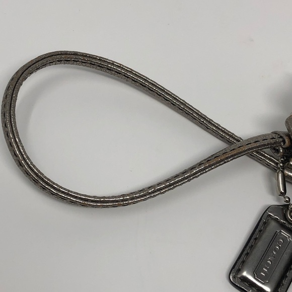 Coach Maritza Poppy Flower Wristlet - Picture 8 of 8